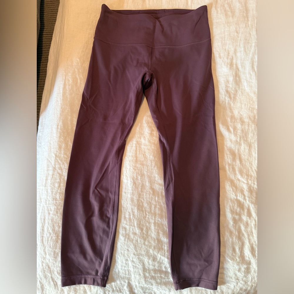 Lululemon Wounder train 25” size 10 Burgandy Leggings